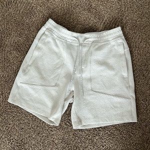 Lululemon Men’s at ease shorts